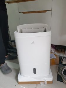 sua-may-hut-am-electrolux-3