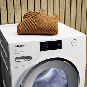 sua-may-say-quan-ao-miele-1