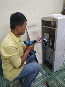 sua-cay-nuoc-nong-lanh-tai-dong-da-1