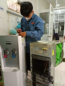 sua-cay-nuoc-nong-lanh-tai-dong-da-2